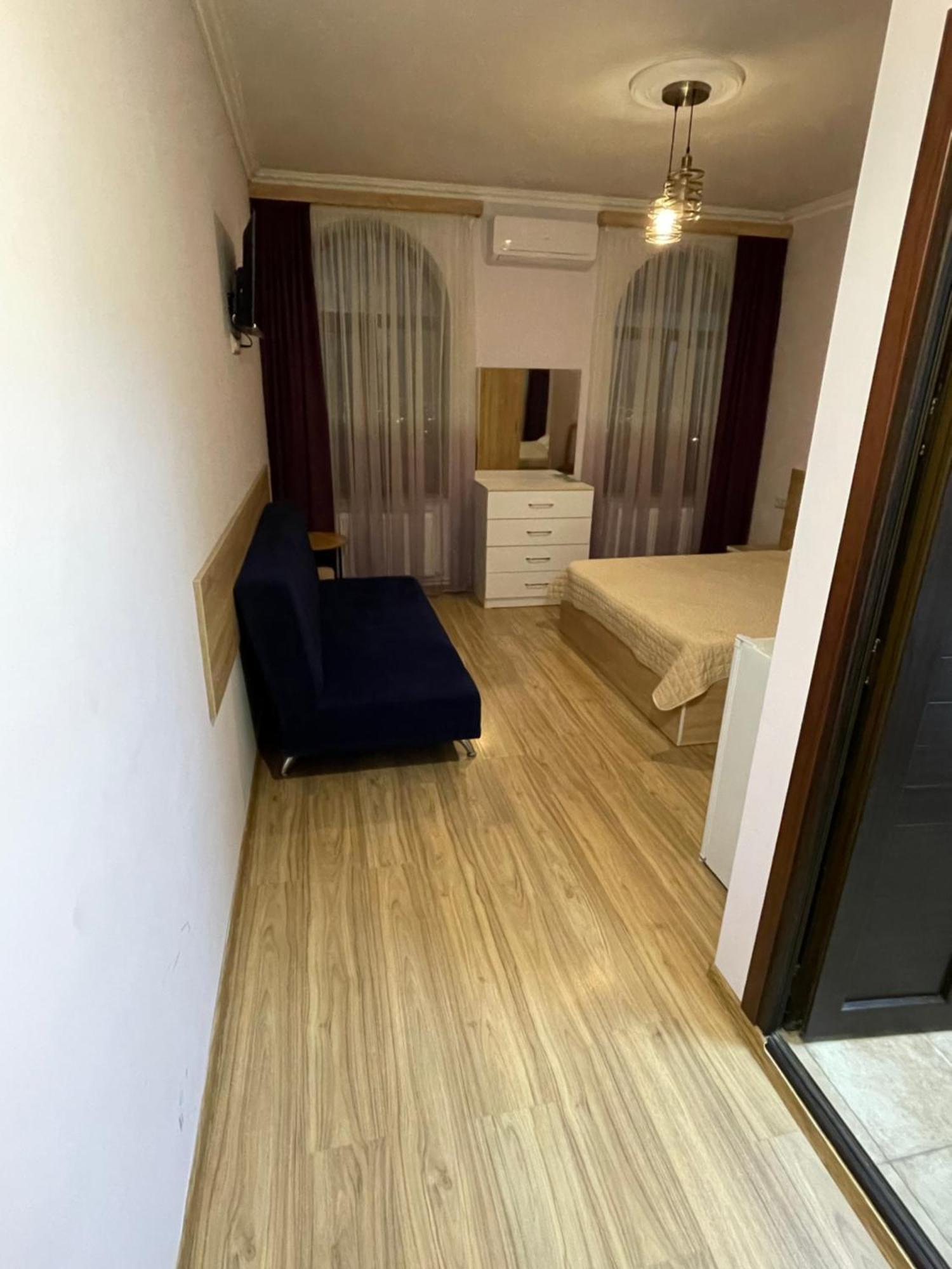 Decca Hotel エレバン エクステリア 写真