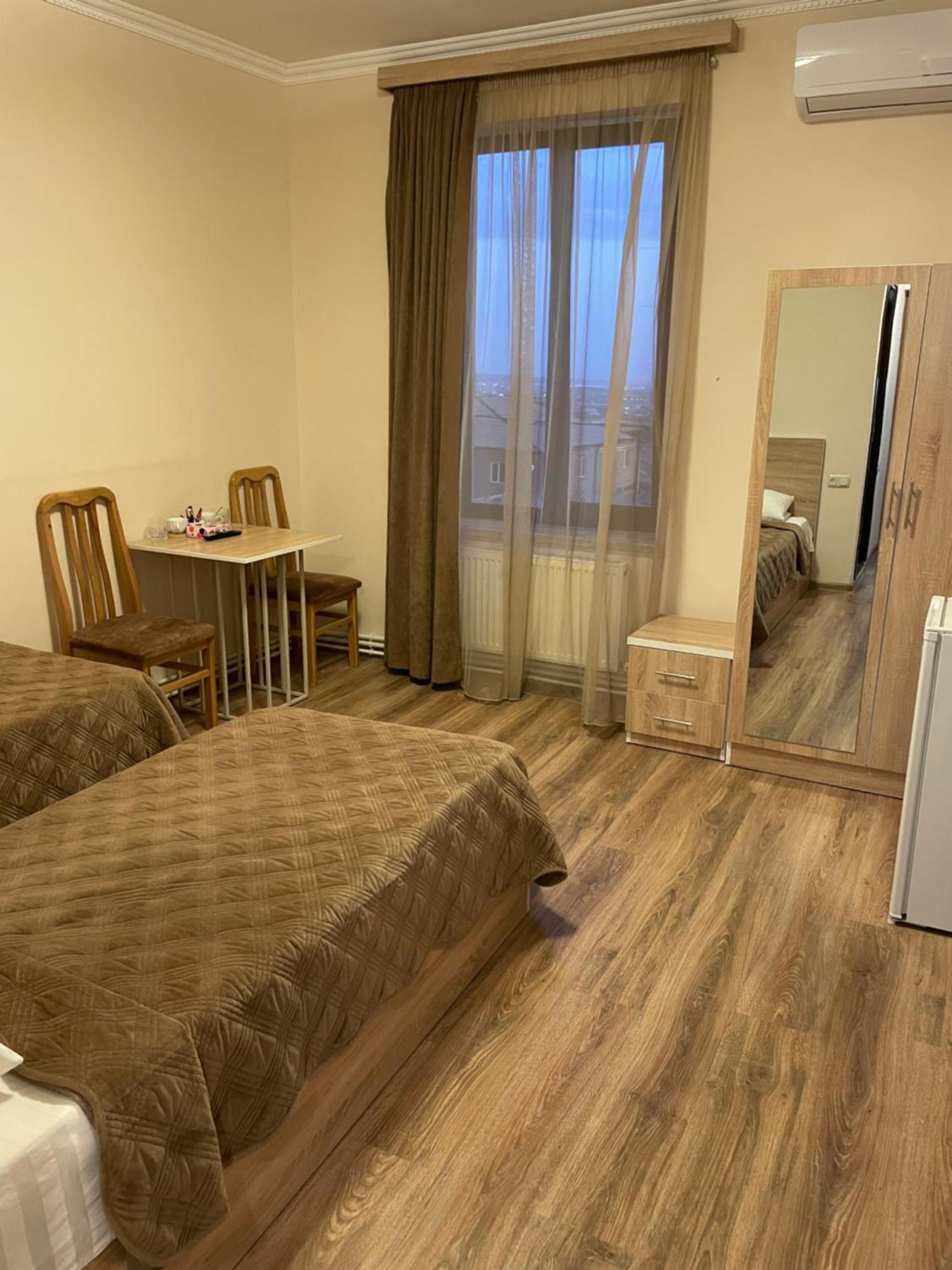 Decca Hotel エレバン エクステリア 写真