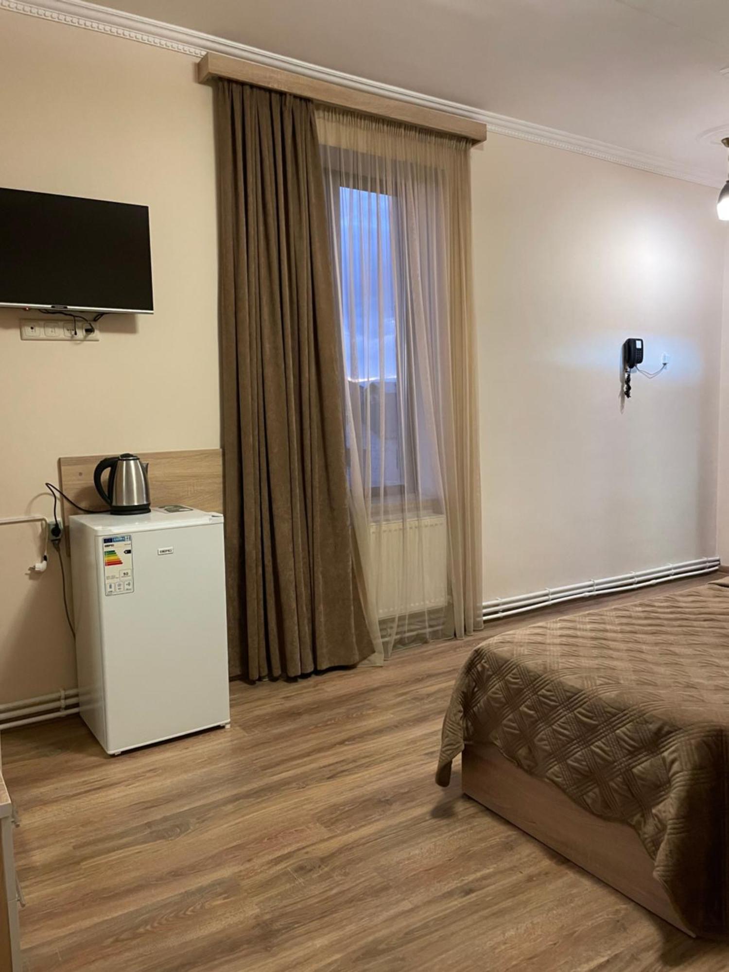 Decca Hotel エレバン エクステリア 写真